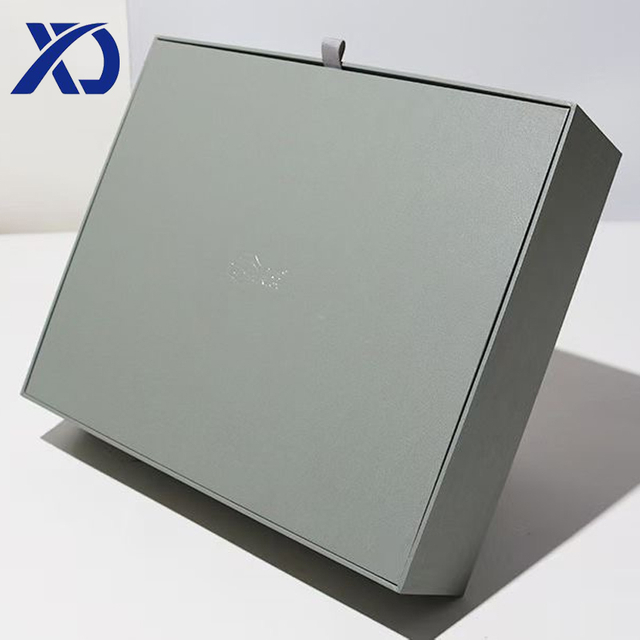 Tilpasset gaveeske i papp